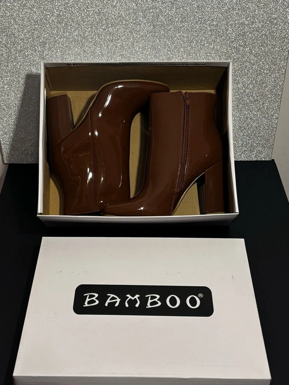 BRAND NEW! Never worn, glossy brown ankle boots with heels🤎 comfortable & cute!